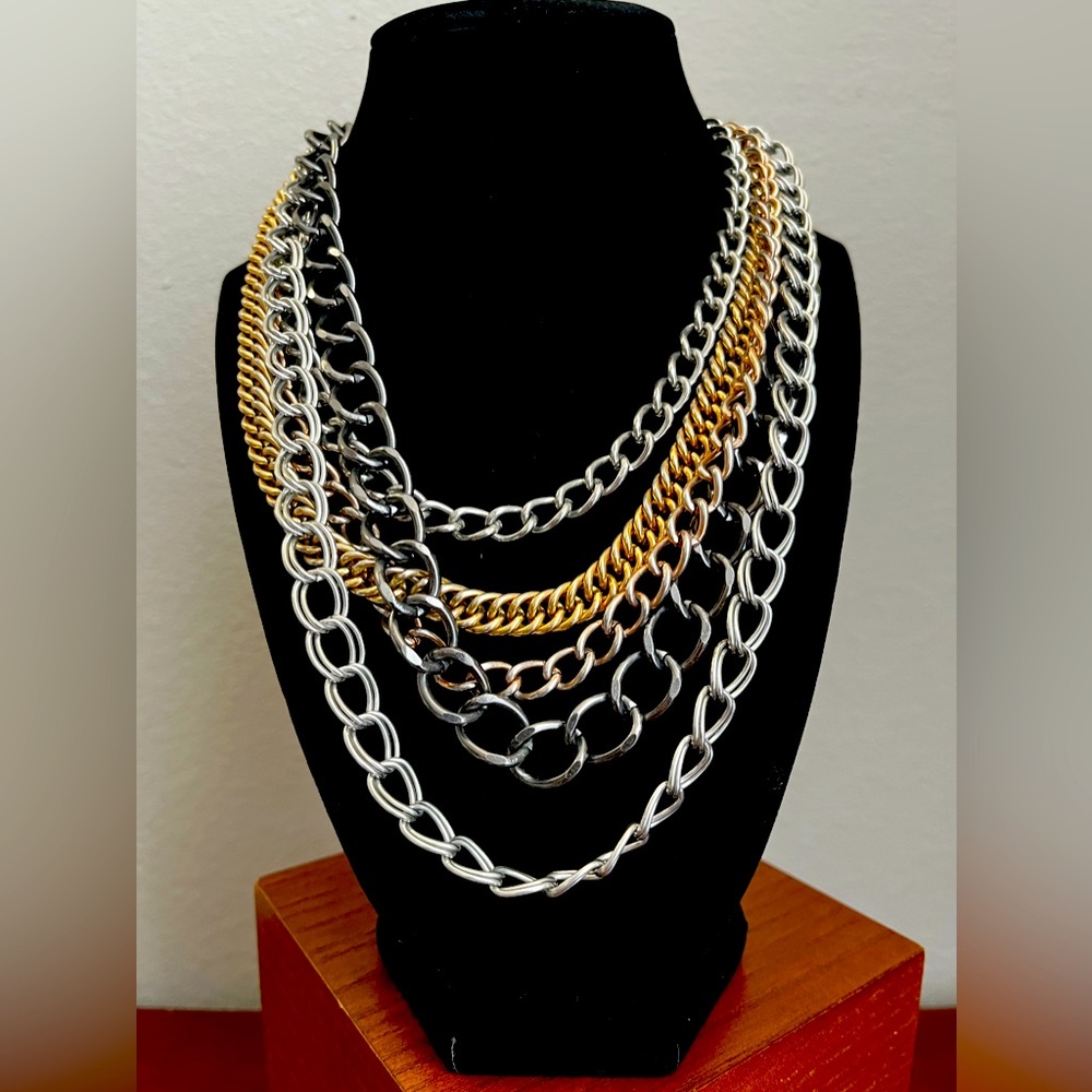 GUESS Rope Chain Multi color necklace